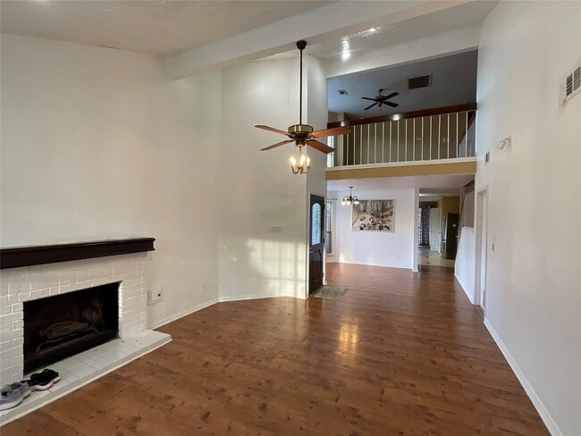 3103 Ashford Bend Dr in Houston, TX - Building Photo - Building Photo