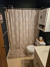 5697 Green Circle Dr, Unit 218 in Hopkins, MN - Building Photo - Building Photo