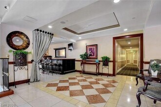 30 Strada Di Villaggio in Henderson, NV - Foto de edificio - Building Photo