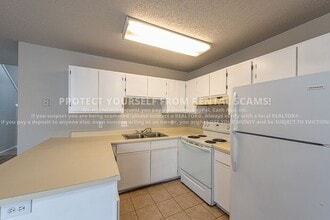 686 W Martha Dr in Fayetteville, AR - Building Photo - Building Photo