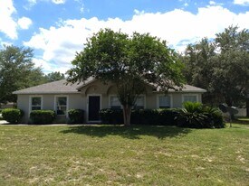 1628 Myrtle Lake Ave in Fruitland Park, FL - Building Photo