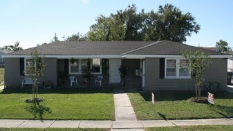 2310 Rose Dr in Gretna, LA - Building Photo