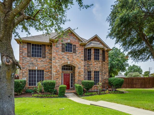 8121 Pioneer Dr in Frisco, TX - Building Photo