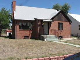 705 S 8th St, Unit UnitA in Lamar, CO - Building Photo