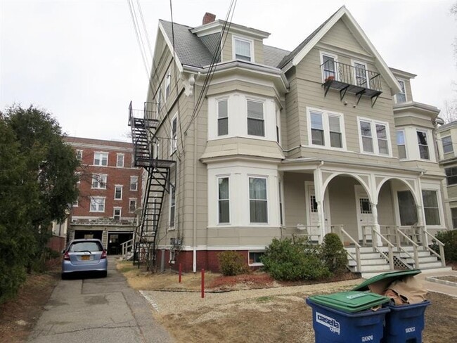 31 Chester St, Unit #2R