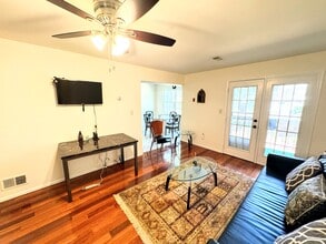208 Green Hollow Dr in Iselin, NJ - Building Photo - Building Photo