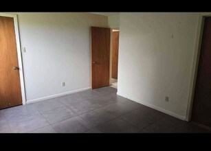 143 S Gosnell St, Unit B in Gosnell, AR - Foto de edificio - Building Photo