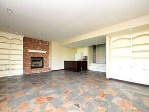 22050 Edgewater Rd in Omaha, NE - Building Photo - Building Photo