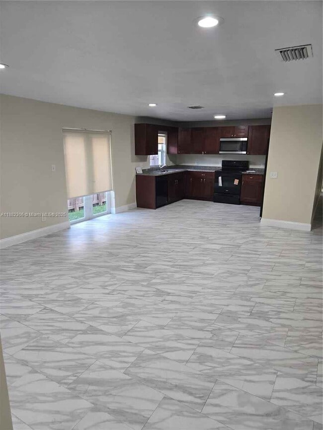2433 Garfield St in Hollywood, FL - Foto de edificio - Building Photo