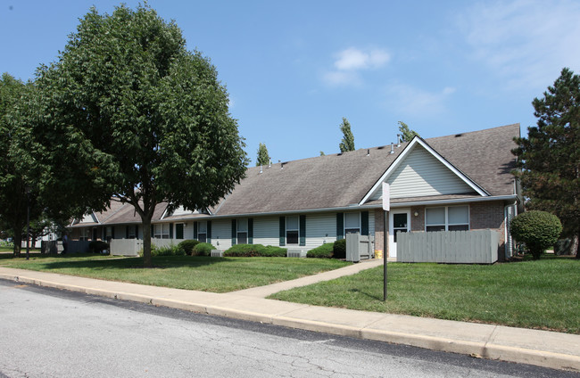 Pataskala Village Square Apartments in Pataskala, OH - Foto de edificio - Building Photo