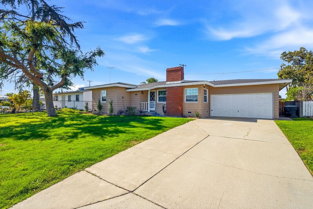 12601 Loraleen St in Garden Grove, CA - Building Photo