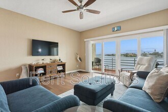 4633 Mirabella Ct in St Pete Beach, FL - Building Photo - Building Photo