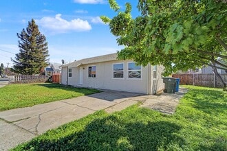 268 Del Monte Ave in Yuba City, CA - Building Photo - Building Photo