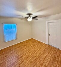 1226 S Mullen Ave, Unit 1226.5 in Los Angeles, CA - Building Photo - Building Photo