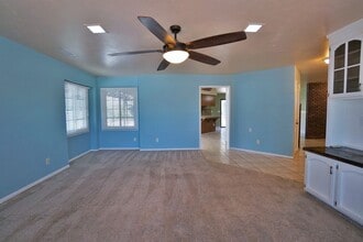 2475 Santa Lucia Ct in Hanford, CA - Building Photo - Building Photo