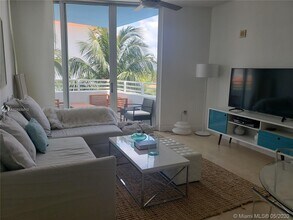 225 Collins Ave-Unit -4K in Miami Beach, FL - Building Photo - Building Photo