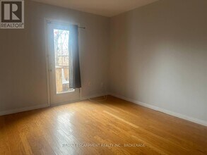 64 Gage Ave S in Hamilton, ON - Building Photo - Building Photo