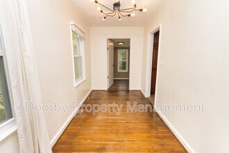 4833 Appian Way in Chattanooga, TN - Building Photo - Building Photo