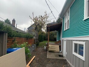 1911 S Bayview St in Seattle, WA - Building Photo - Building Photo