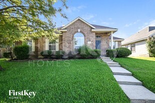 925 Parkwood Trail in Mesquite, TX - Building Photo