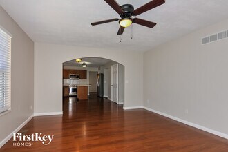 901 Lands End Cir in St. Charles, MO - Building Photo - Building Photo