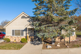 Somerset Oaks Apartments and Townhomes in St. Louis Park, MN - Foto de edificio - Building Photo