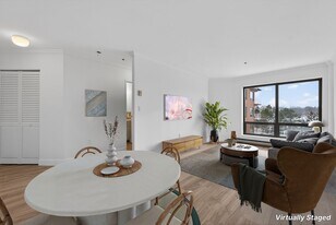 148 Breakwater Dr in South Portland, ME - Building Photo