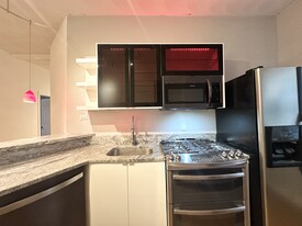 124 Almy St, Unit 1B in Providence, RI - Building Photo