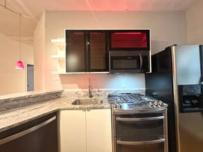 124 Almy St, Unit 2C in Providence, RI - Building Photo - Building Photo