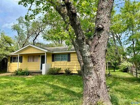 3508 Spruce Ave SW in Huntsville, AL - Building Photo