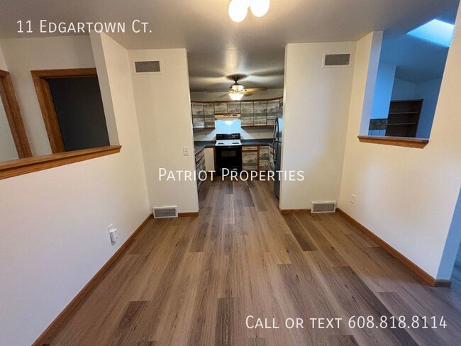 11 Edgartown Ct in Madison, WI - Building Photo - Building Photo