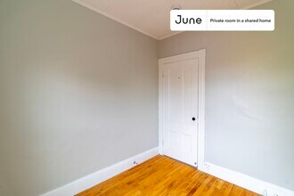 Private bedroom in 4 bed/1 bath Home in Boston, MA - Building Photo - Building Photo