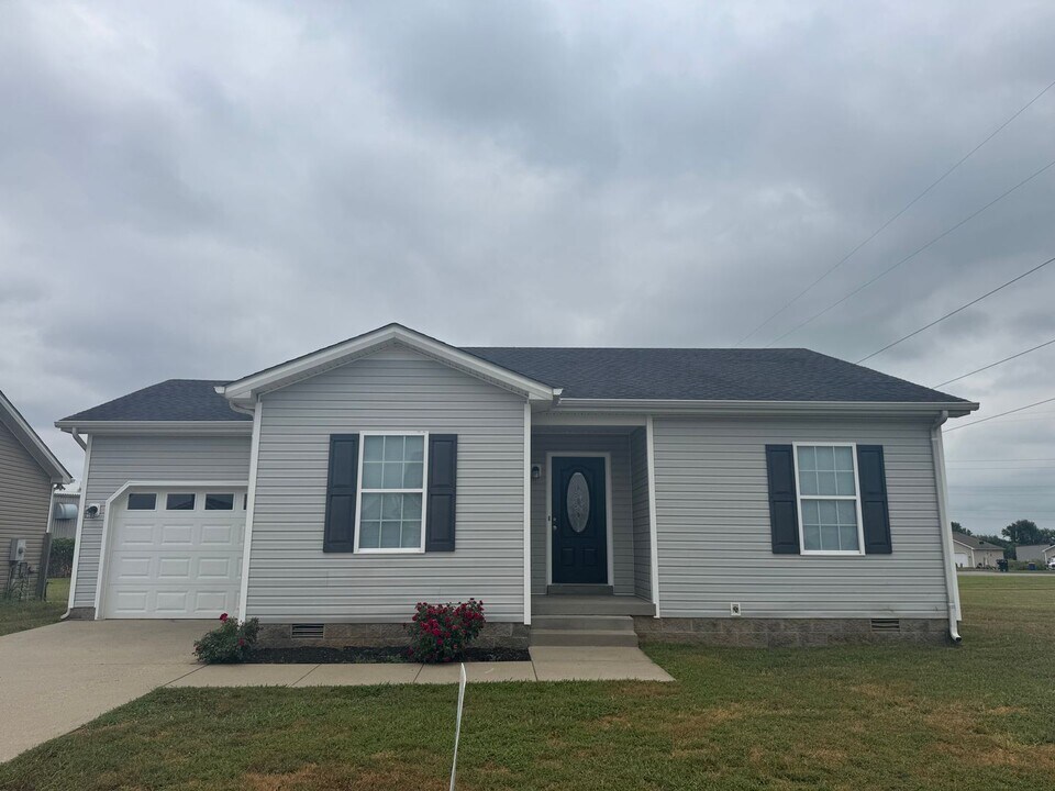 285 Kattawar Cir in Bowling Green, KY - Building Photo