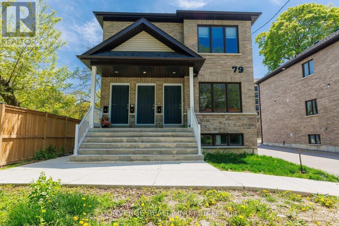 79-79 Hogarth St in Oshawa, ON - Building Photo