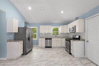 2931 Diana Dr SW in Atlanta, GA - Building Photo - Building Photo