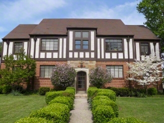 Apartments on the Square in Mariemont in Cincinnati, OH - Building Photo