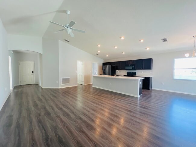 property at 900 Kingfisher Dr