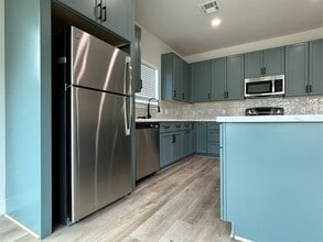 3604 Dennis St in Houston, TX - Building Photo - Building Photo