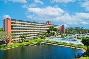 1770 NE 191st St in Miami, FL - Building Photo