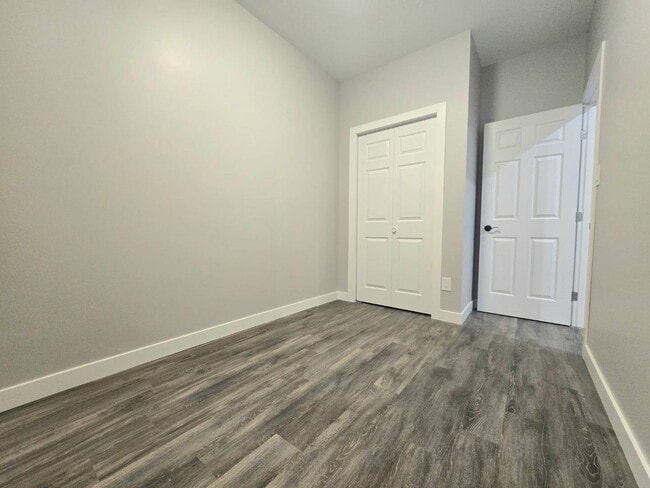 Unit 8 -337 Grenville Ave in Thunder Bay, ON - Building Photo - Building Photo