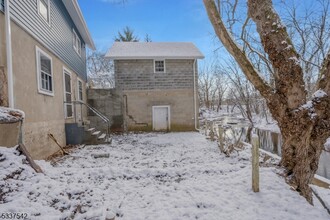 164 Frenchtown Rd in Milford, NJ - Foto de edificio - Building Photo