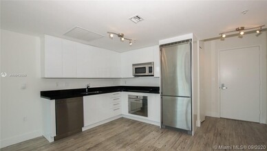 92 SW 3rd St, Unit 2210 in Miami, FL - Building Photo - Building Photo