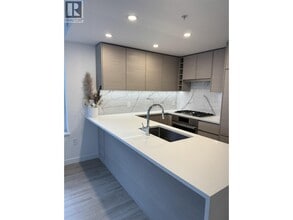 823 Carnarvon St in New Westminster, BC - Building Photo - Building Photo