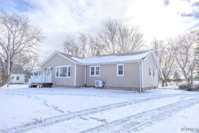 3582 Upper Mountain Rd in Sanborn, NY - Building Photo - Building Photo