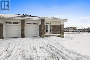 1140 Moore St in Brockville, ON - Building Photo