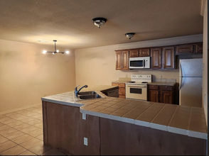3041 W Marigold Dr in Fayetteville, AR - Building Photo - Building Photo