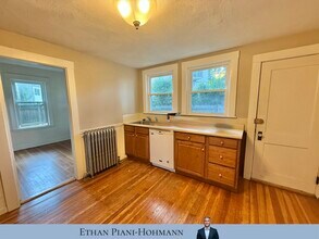 15 Clayton St in Watertown, MA - Building Photo - Building Photo
