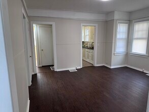 53 Hoffman St, Unit Apartment B in Elmira, NY - Foto de edificio - Building Photo