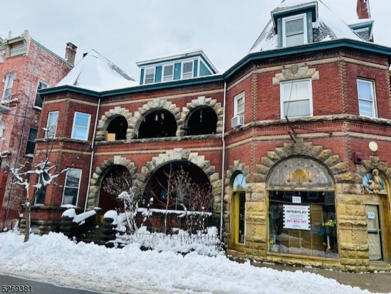 156 Spring St in Newton, NJ - Building Photo