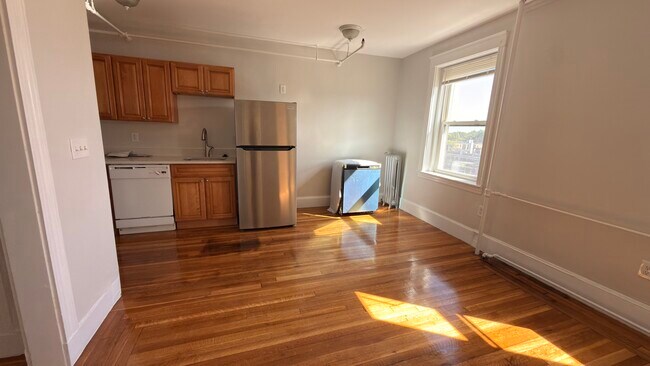 1619 Commonwealth Ave, Unit 11 in Boston, MA - Building Photo - Building Photo
